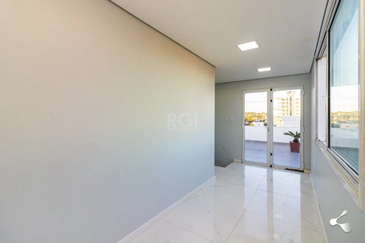 Imagem Cobertura com 3 quartos e 1 vaga no Bairro Petrópolis em Porto Alegre