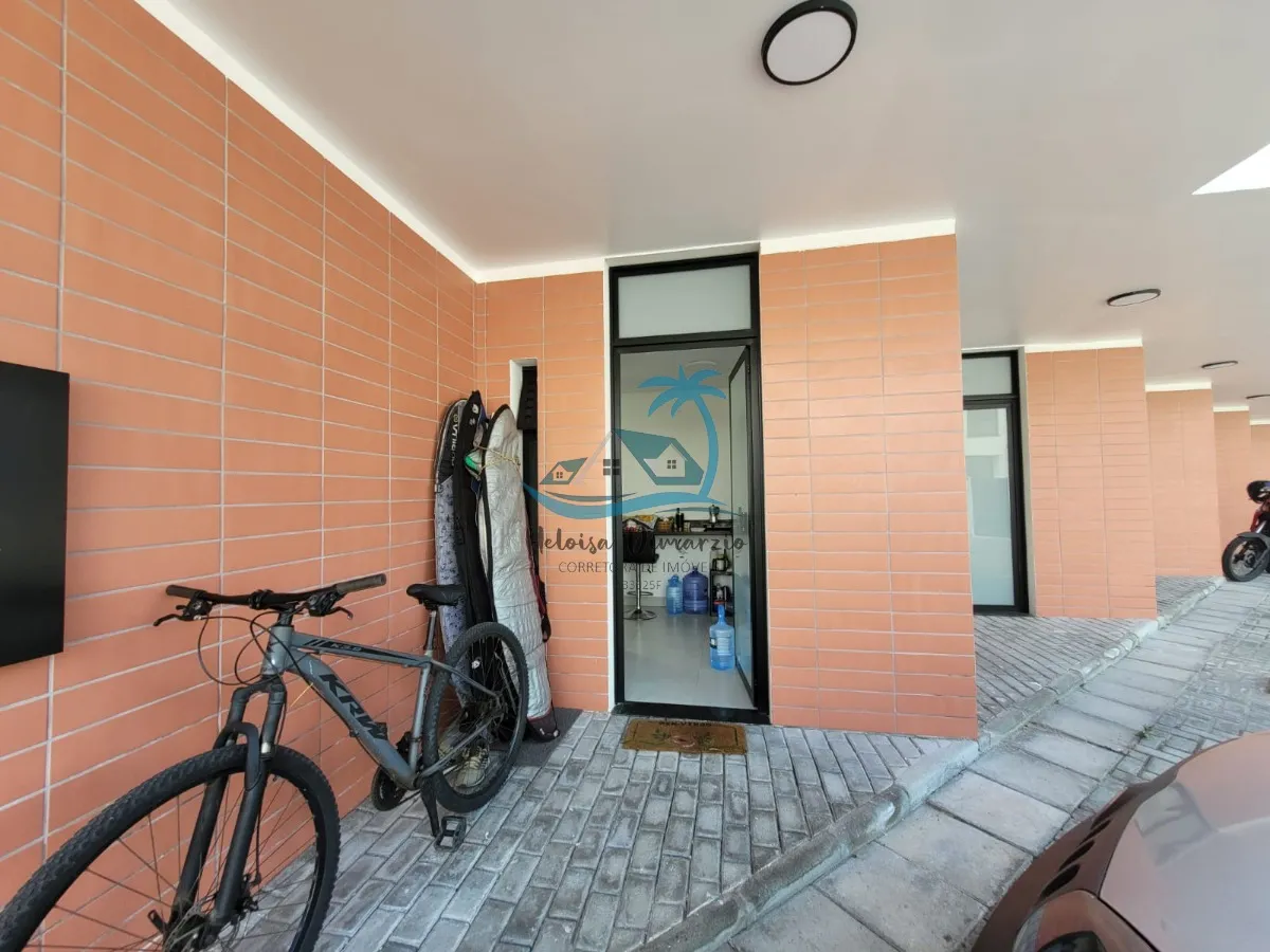 Imagem Casa nova com 2 suítes a venda em condomínio fechado a 500 metros da orla do Itaguá em Ubatuba
