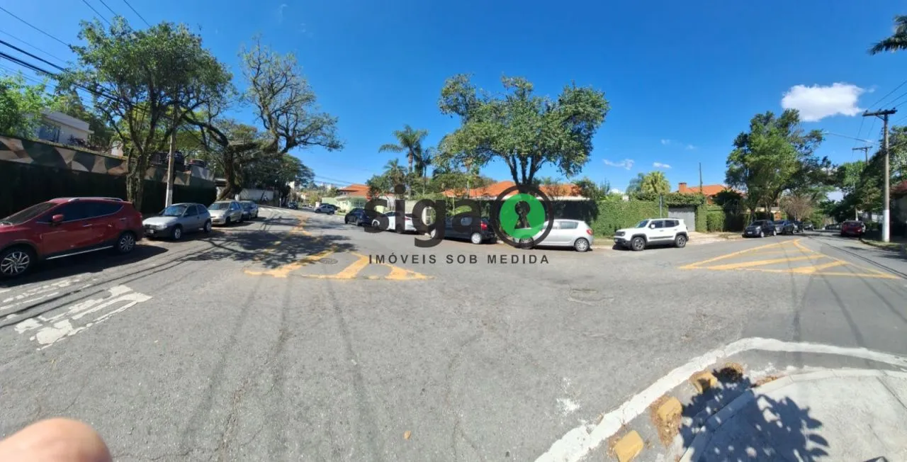 Imagem Casa para Locação ou Venda no Alto de Pinheiros com 400m², 4 suites , jardim, 4 vagas, sem mobilia