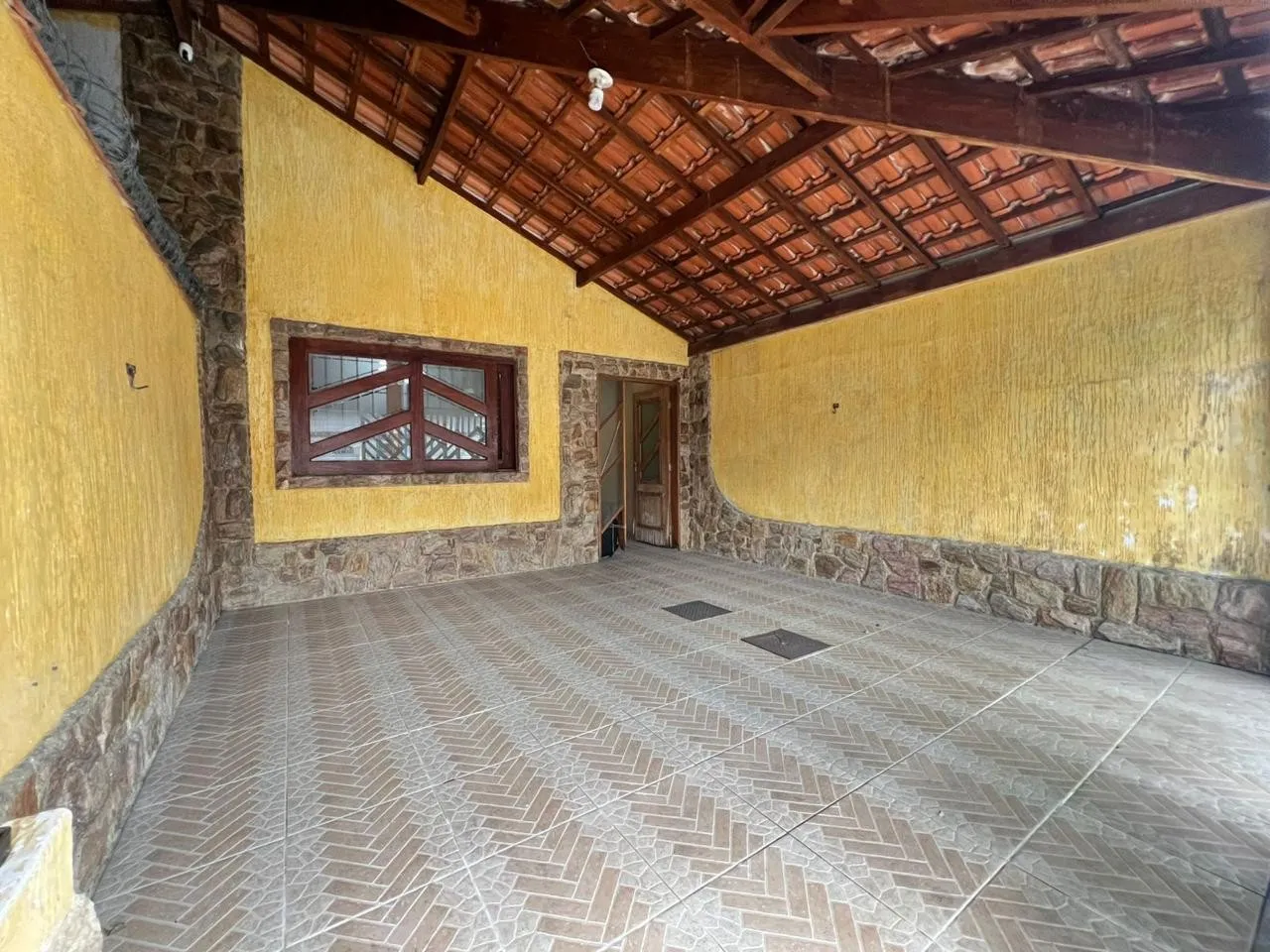 Imagem Casa para Venda em Praia Grande, Caiçara, 2 dormitórios, 1 suíte, 1 banheiro, 2 vagas