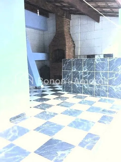 Imagem Sobrado com 3 Quartos e 4 banheiros à Venda, 239 m² por R$ 560.000,00