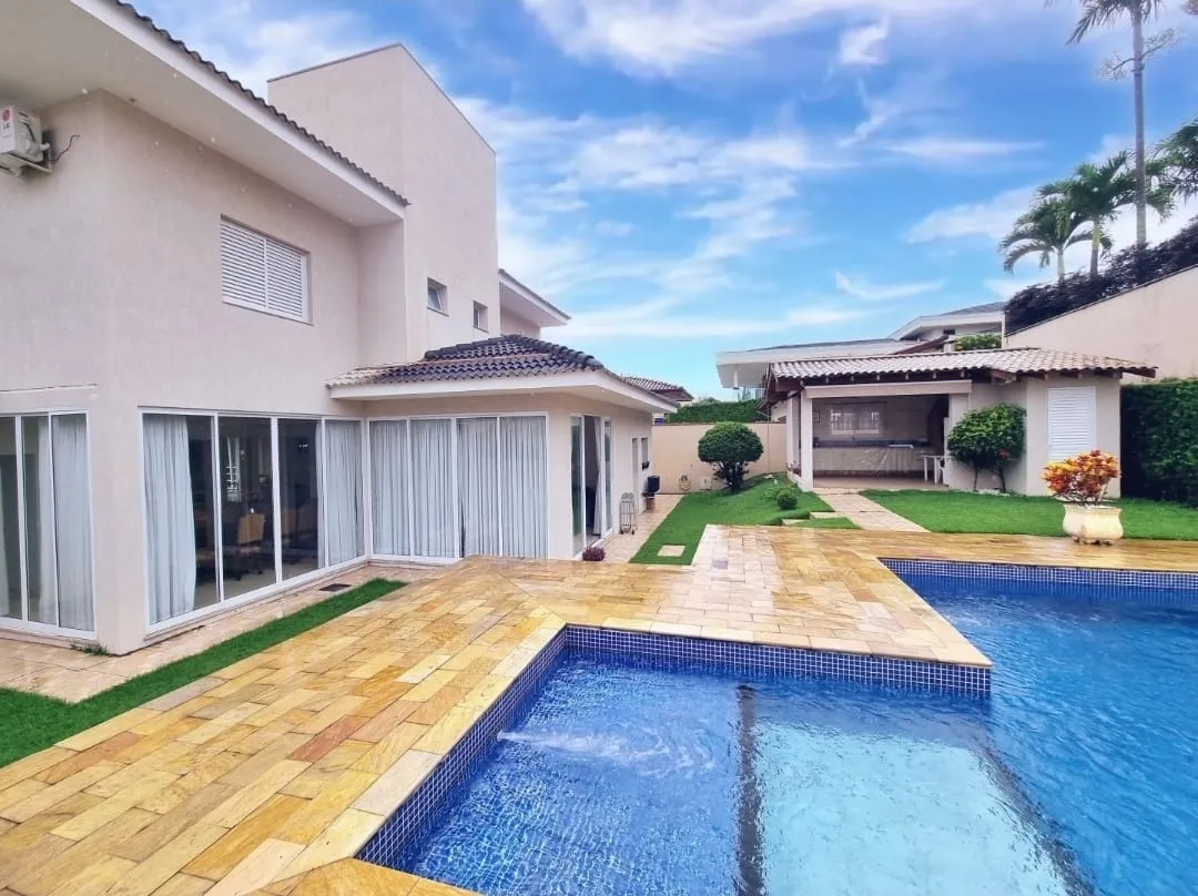 Imagem Casa à venda e locação 3 Suites, 2 Vagas, 700M², Socorro, Pindamonhangaba - SP | COLONIAL VILLAGE