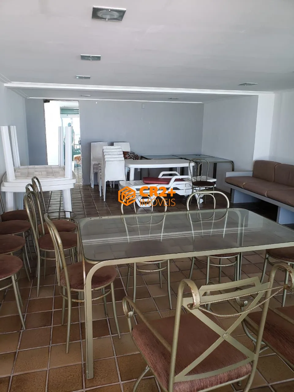 Imagem Vendo 4 quartos, 1 suíte, dep. completa, 200m2, em Candeias.
