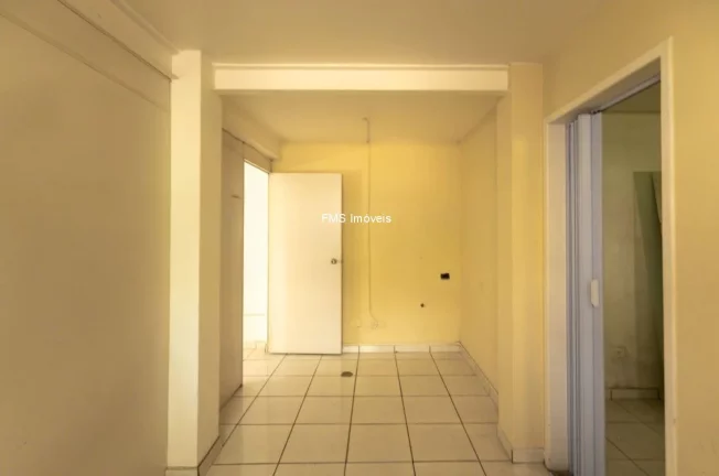 Imagem Loja Comercial de Alto Padrão para Locação no Campo Belo, São Paulo-SP- 2 Banheiros, 3 Vagas de Garagem, 170m² de Área