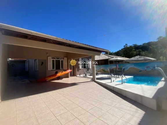 Imagem Casa com piscina 3 quartos à venda Praia Canto Grande Bombinhas SC