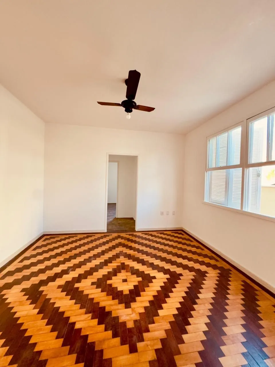 Imagem Ótimo Apartamento à Venda - Bairro Floresta | Porto Alegre