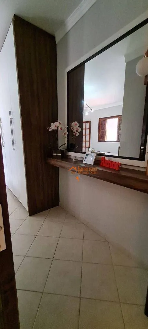 Imagem Sobrado com 3 dormitórios à venda, 192 m² por R$ 848.000,00 - Jardim Vila Galvão - Guarulhos/SP