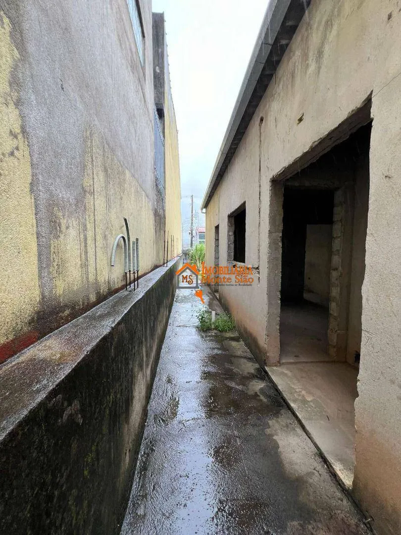 Imagem Casa com 4 dormitórios à venda, 400 m² por R$ 660.000,00 - Cidade Soberana - Guarulhos/SP