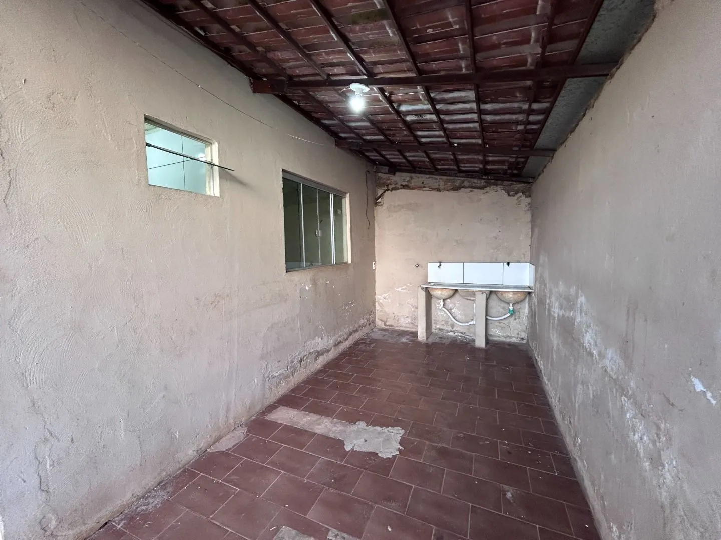 Imagem Casa com 1 dormitório para alugar, 60 m² por R$ 1.000,00/mês - Antônio Caixeta - Patos de Minas/MG