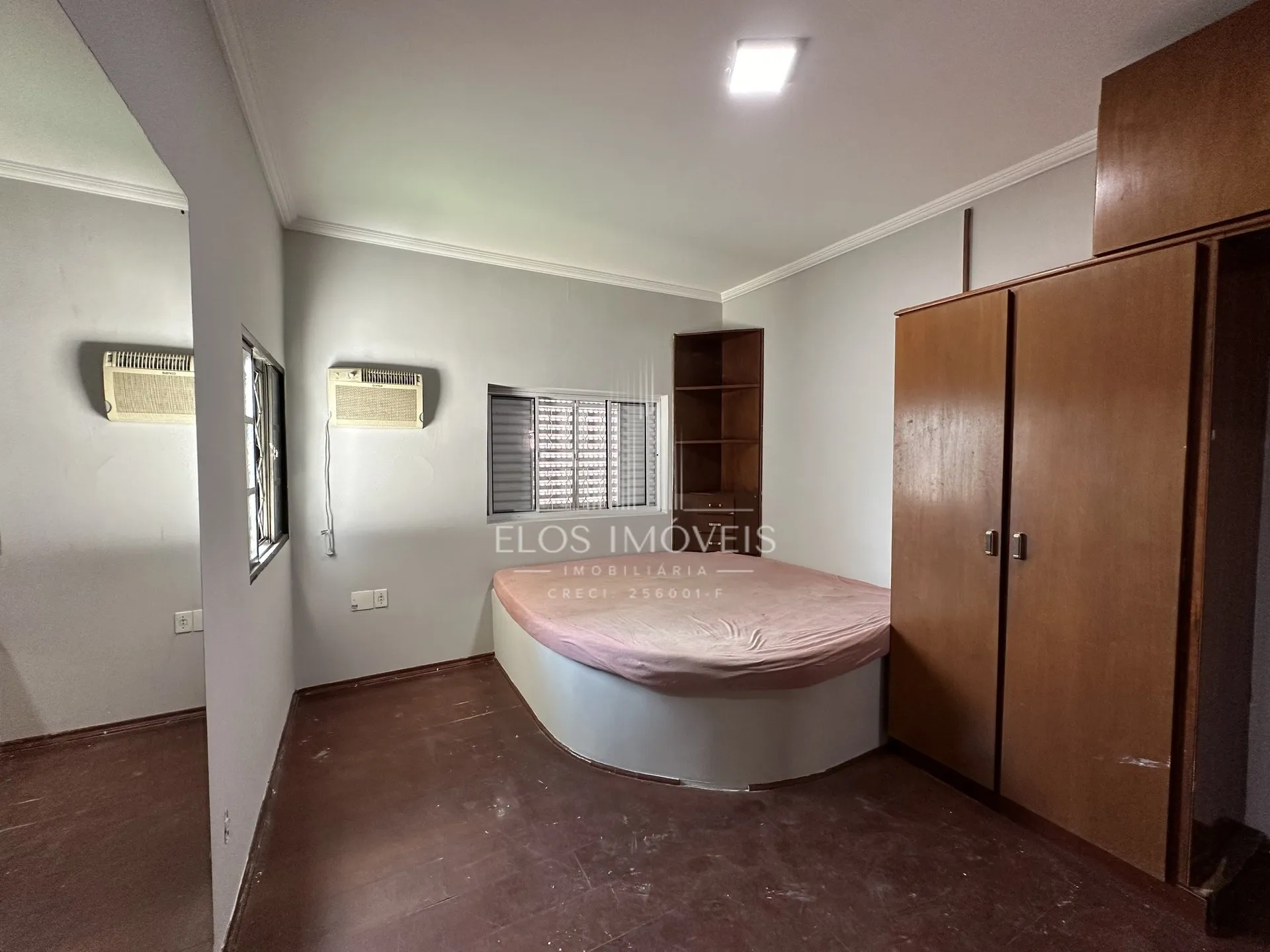 Imagem Sobrado de 5 quartos, 434m² no bairro Vila Queiroz, em Limeira