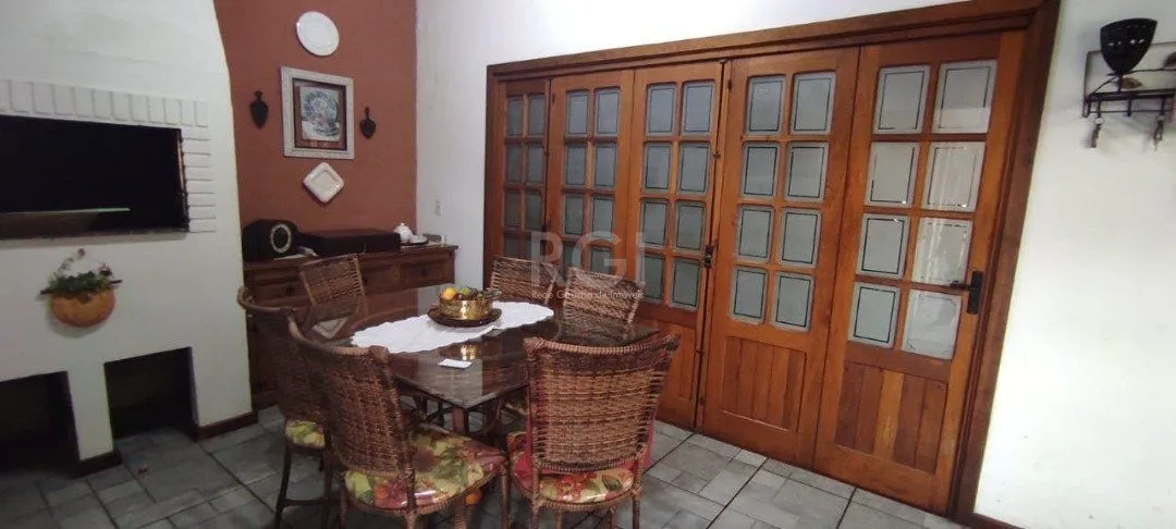 Imagem Casa para Venda - 250m², 3 dormitórios, sendo 1 suites, 2 vagas - Ipanema