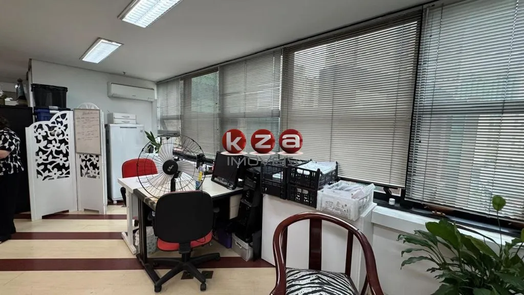 Imagem Sala comercial com 85 metros no Edificio Banco América do Sul, em Campinas-SP, 2 salas, 2 banheiros, 2 vagas.