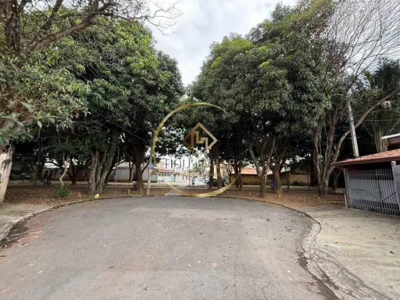 Imagem Casa Térrea, 3 Dormitórios (1 suíte), 2 vagas, Residencial União, Sjc.