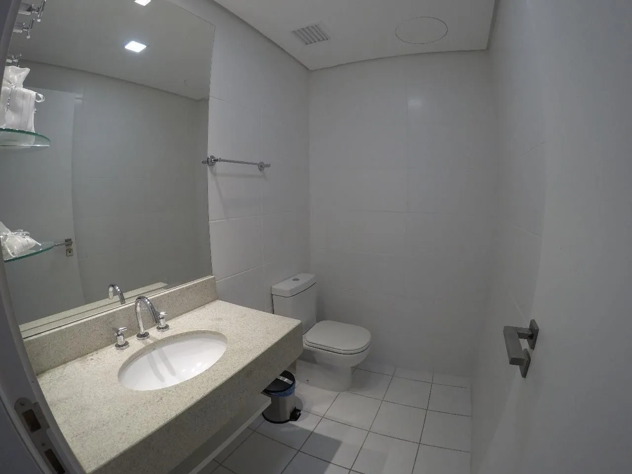 Imagem Vende-se apartamento duplex com 1 quarto , 64m² e 2 vagas - Praia de Belas