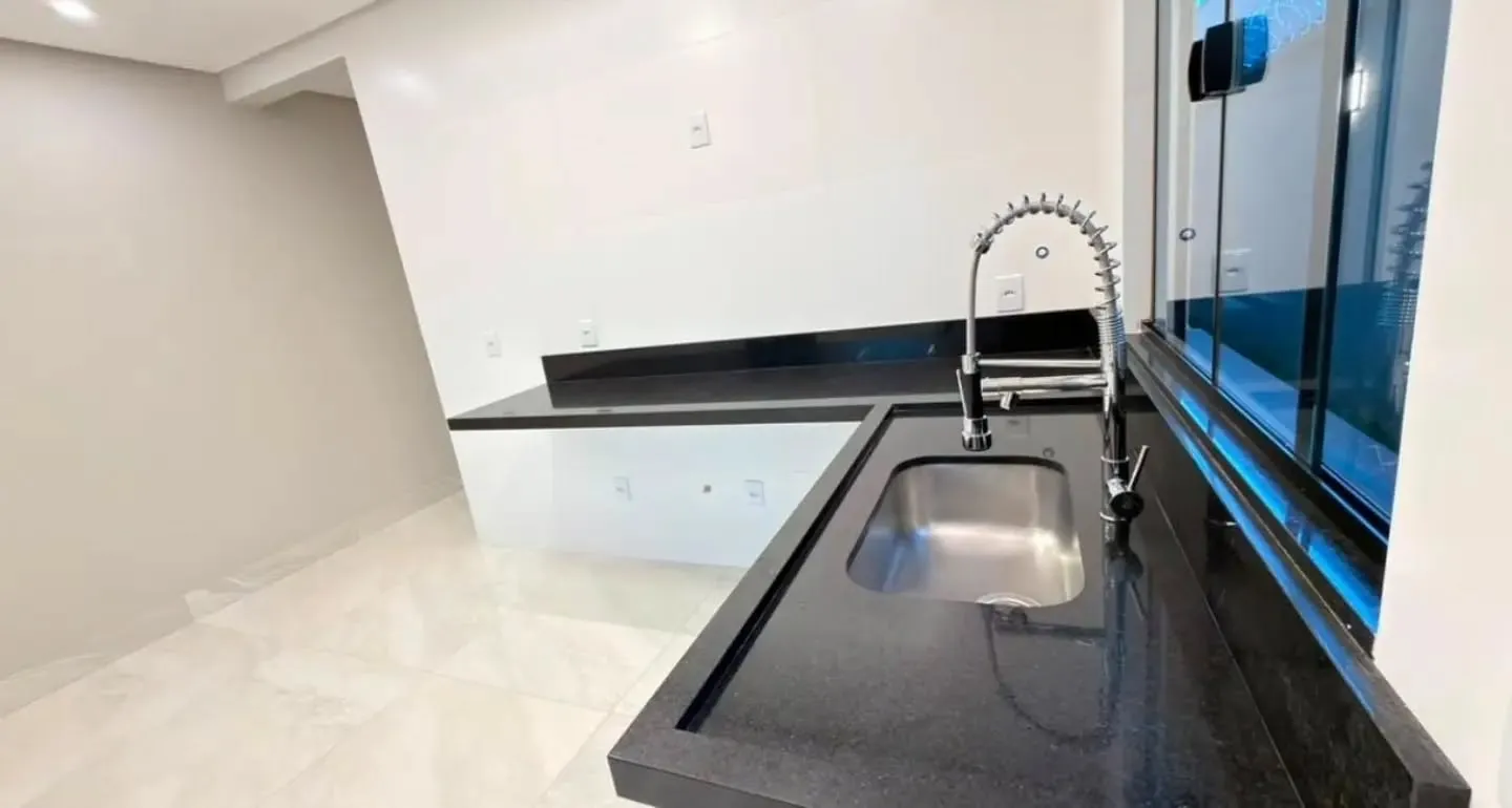 Imagem Casa 3/4 C Suite No Setor Garavelo