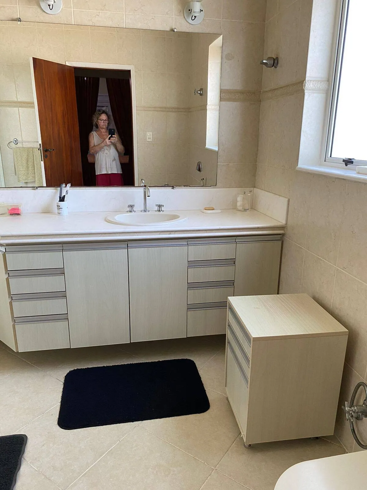 Imagem Casa Terrea Localizada no Condomínio Alphaville Residencial 3!