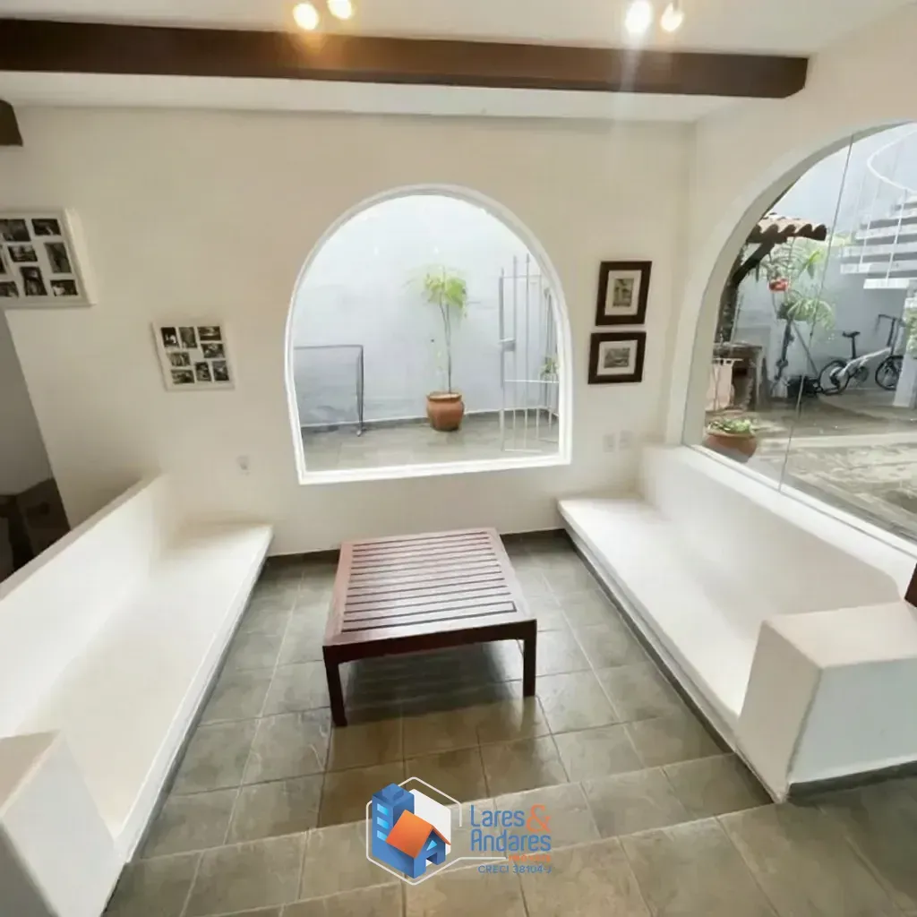 Imagem Casa para venda em Butantã com 4 quartos, sendo 1 suíte, 299m²