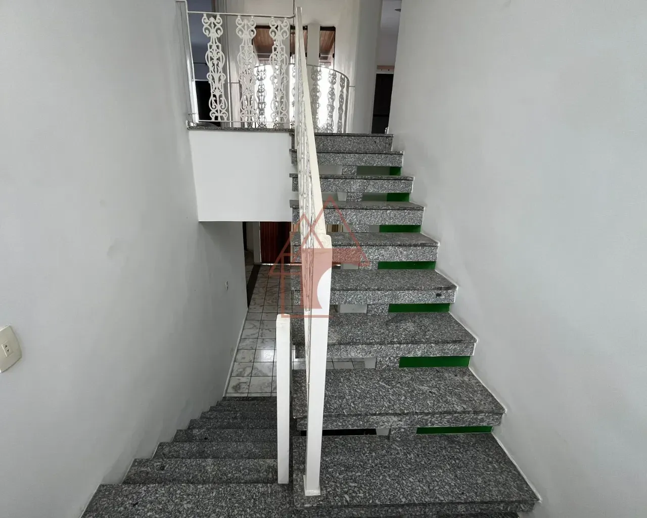 Imagem Sobrado com 4 Quartos à Venda, 367 metros em Vila Ponte Nova - Cubatão