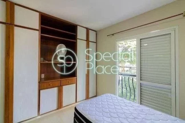 Imagem Moema Pássaros - Ótima localização Apartamento com bastante luz natural, dormitórios e cozinha ...