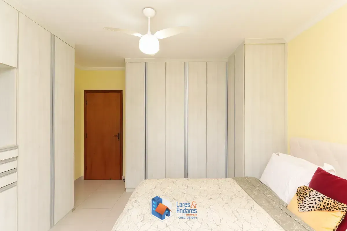 Imagem Casa para venda em Parque da Lapa com 2 quartos, 105m²