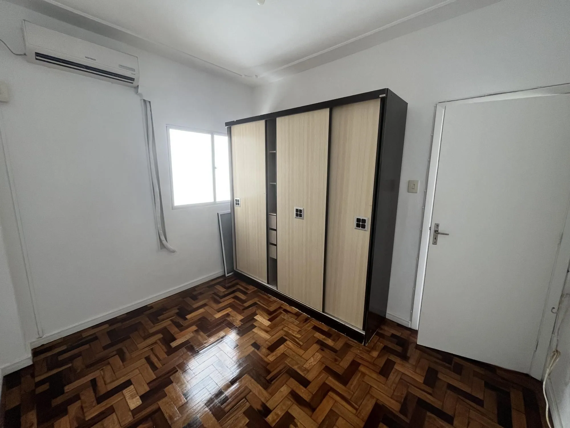 Imagem Reformado! Apartamento de 2 quartos no centro de Porto Alegre