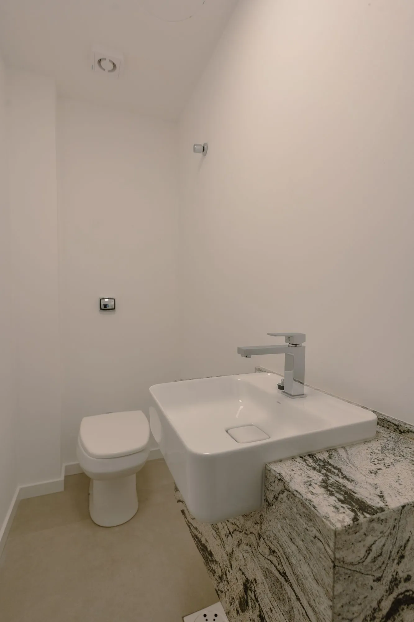 Imagem Apartamento de 2 dormitorios à venda em Higienópolis, Porto Alegre.