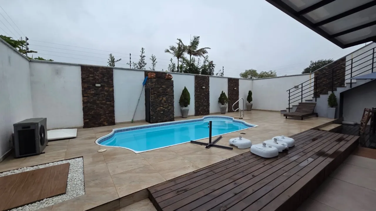Imagem Casa com 3 suítes, 200 m², PISCINA AQUECIDA, mobiliada, com ar-condicionado e energia solar.

Cara...