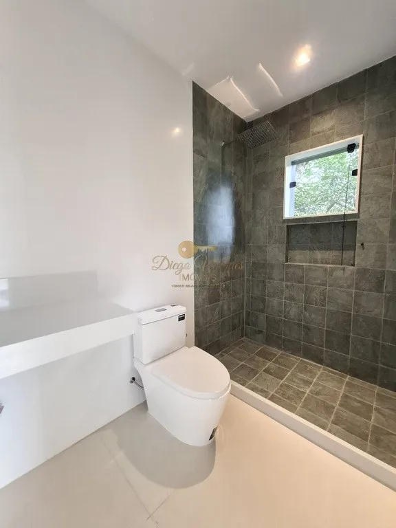 Imagem Casa em Condomínio para Venda em Teresópolis / RJ no bairro Parque do Imbui