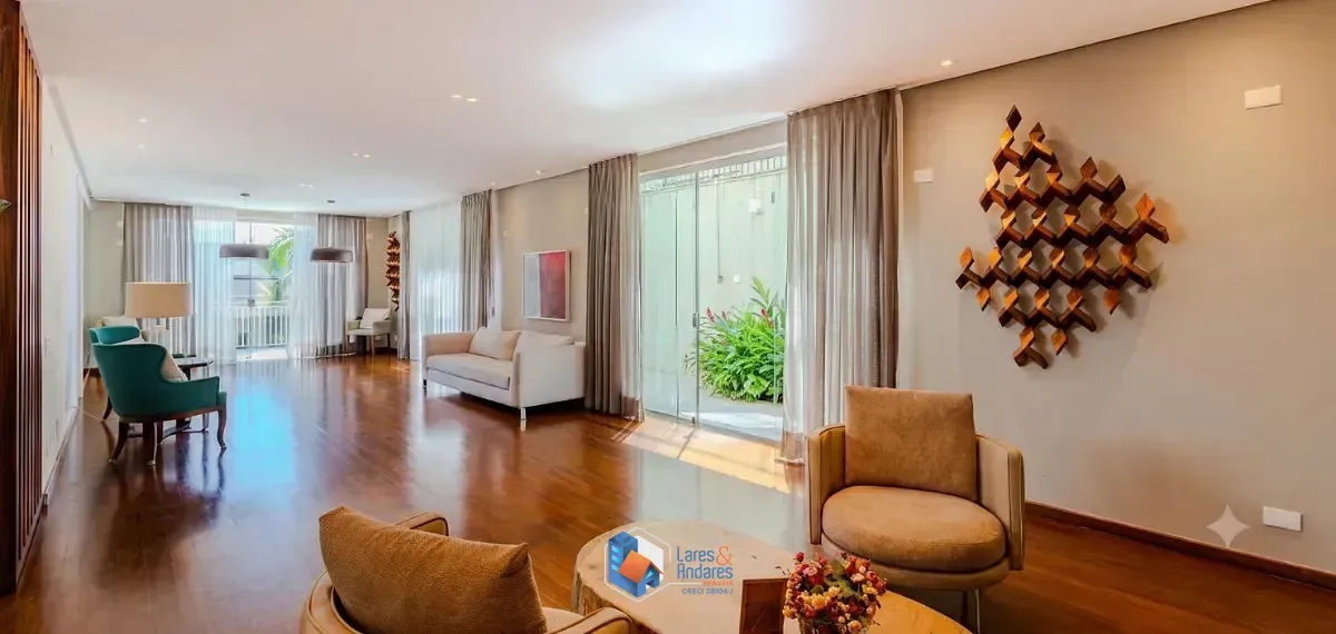 Imagem Casa para venda em Pacaembu com 3 quartos, sendo 3 suítes, 350m²