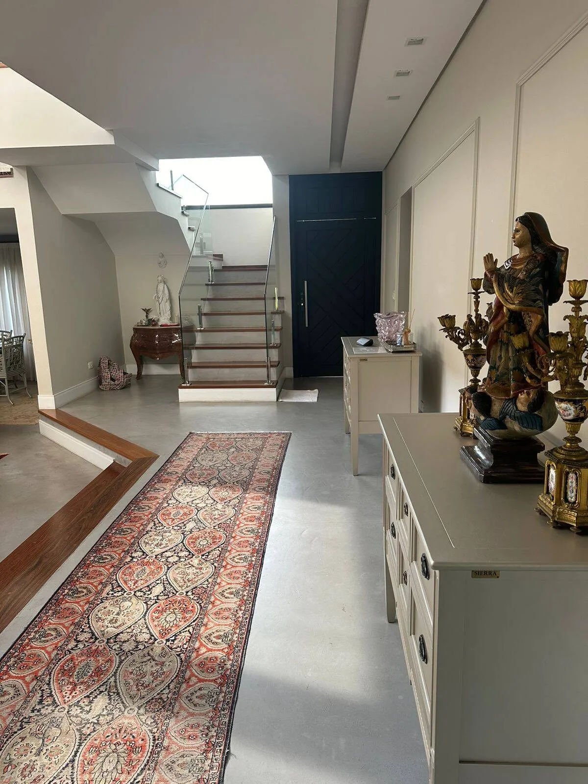 Imagem Sobrado de 403,80m² Localizado no Alphaville Residencial 2 em Barueri/SP!
