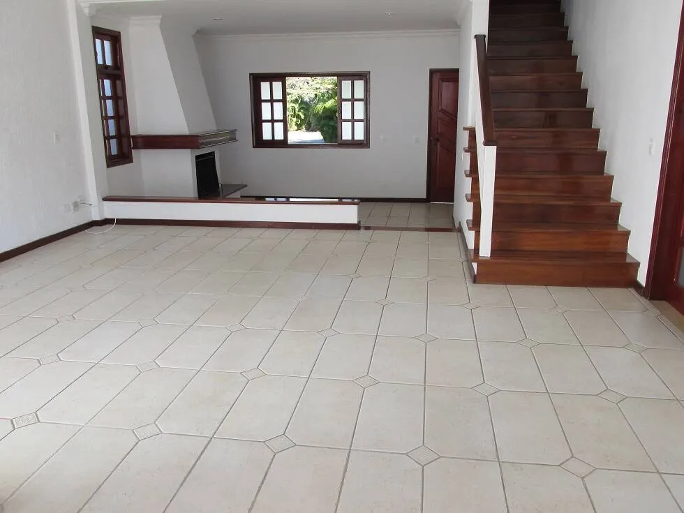 Imagem Sobrado para venda e locação em condomínio Residencial 6