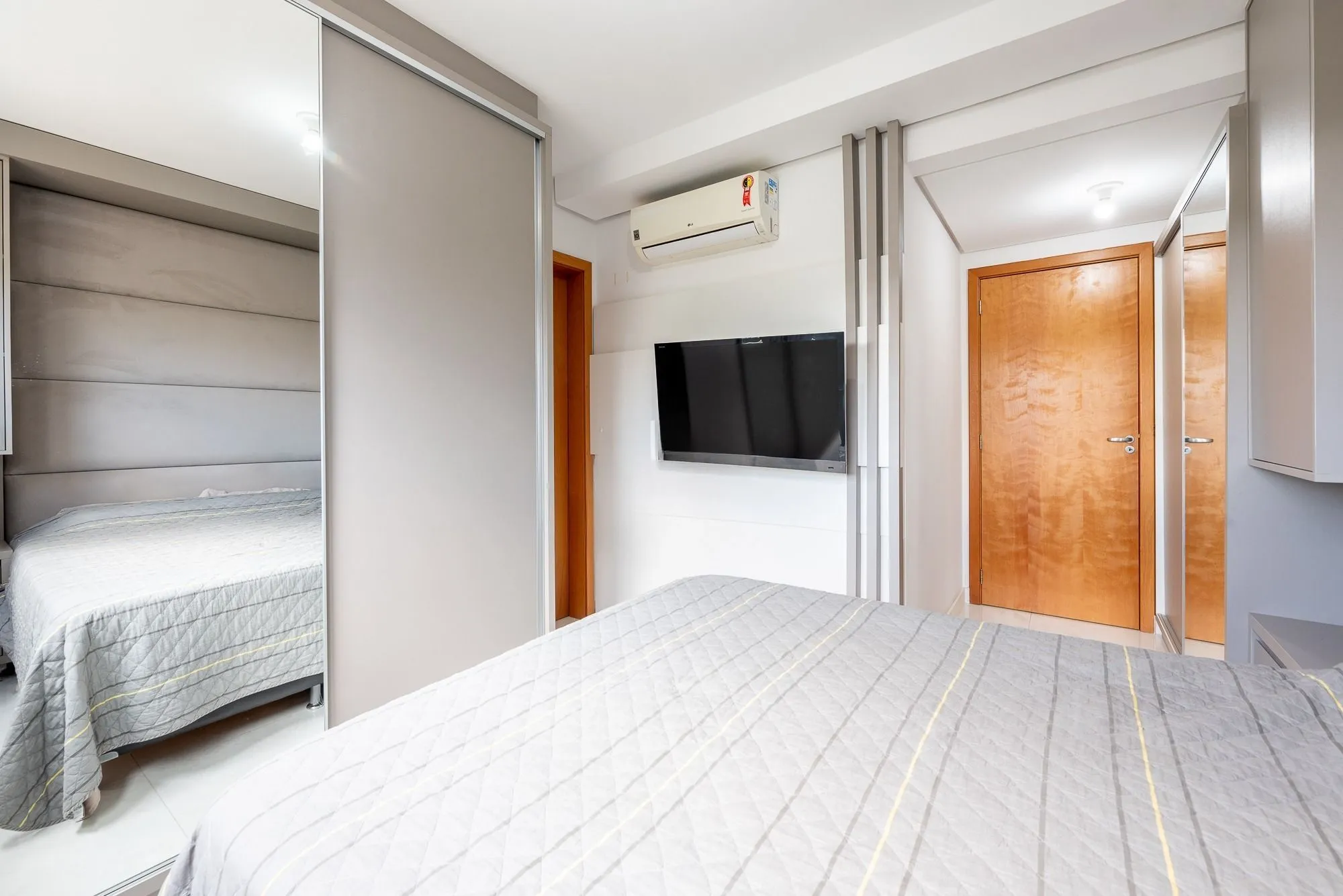 Imagem Apartamento Garden mobiliado, com 180 m² privativos, no bairro Chácara das Pedras