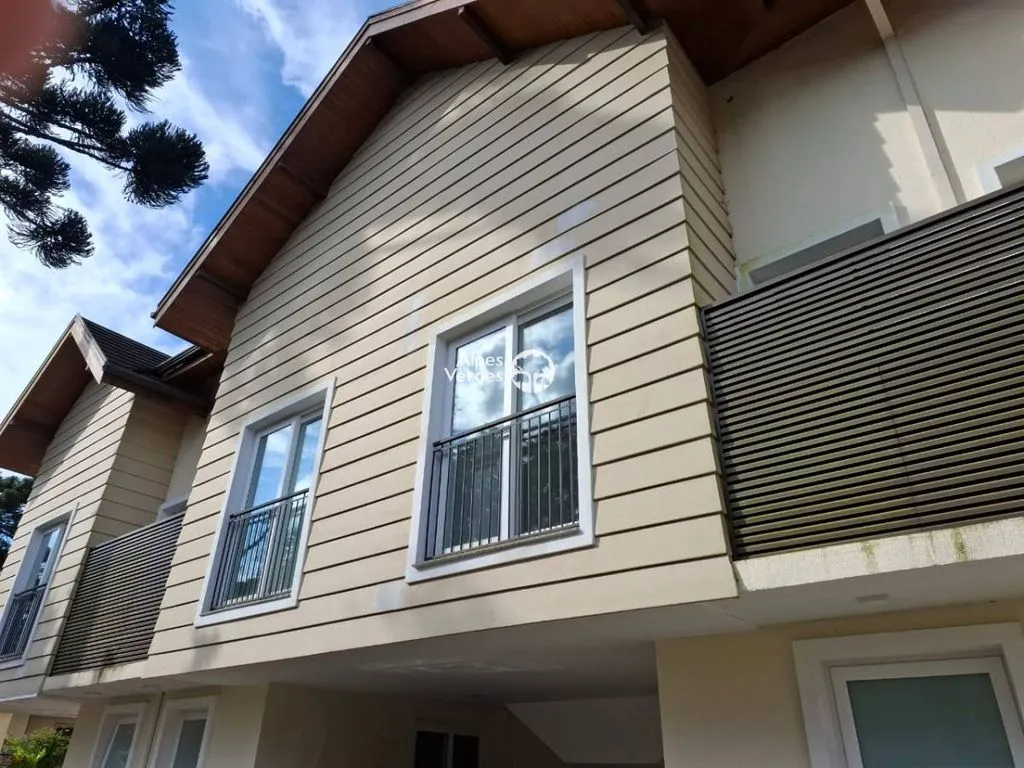 Imagem Vende-se casa prox. ao centro de Canela- 03 quartos - Valor R$990.000,00