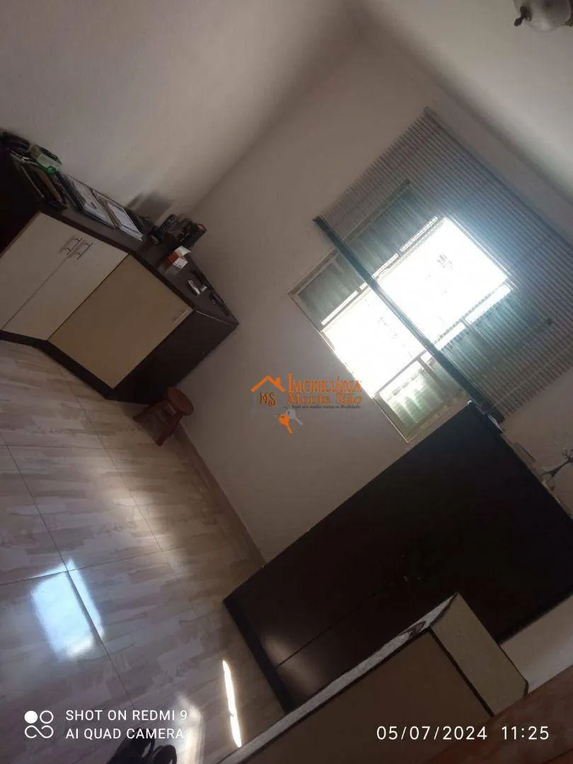 Imagem Casa com 4 dormitórios à venda, 250 m² por R$ 900.000,00 - Jardim Santa Bárbara - Guarulhos/SP