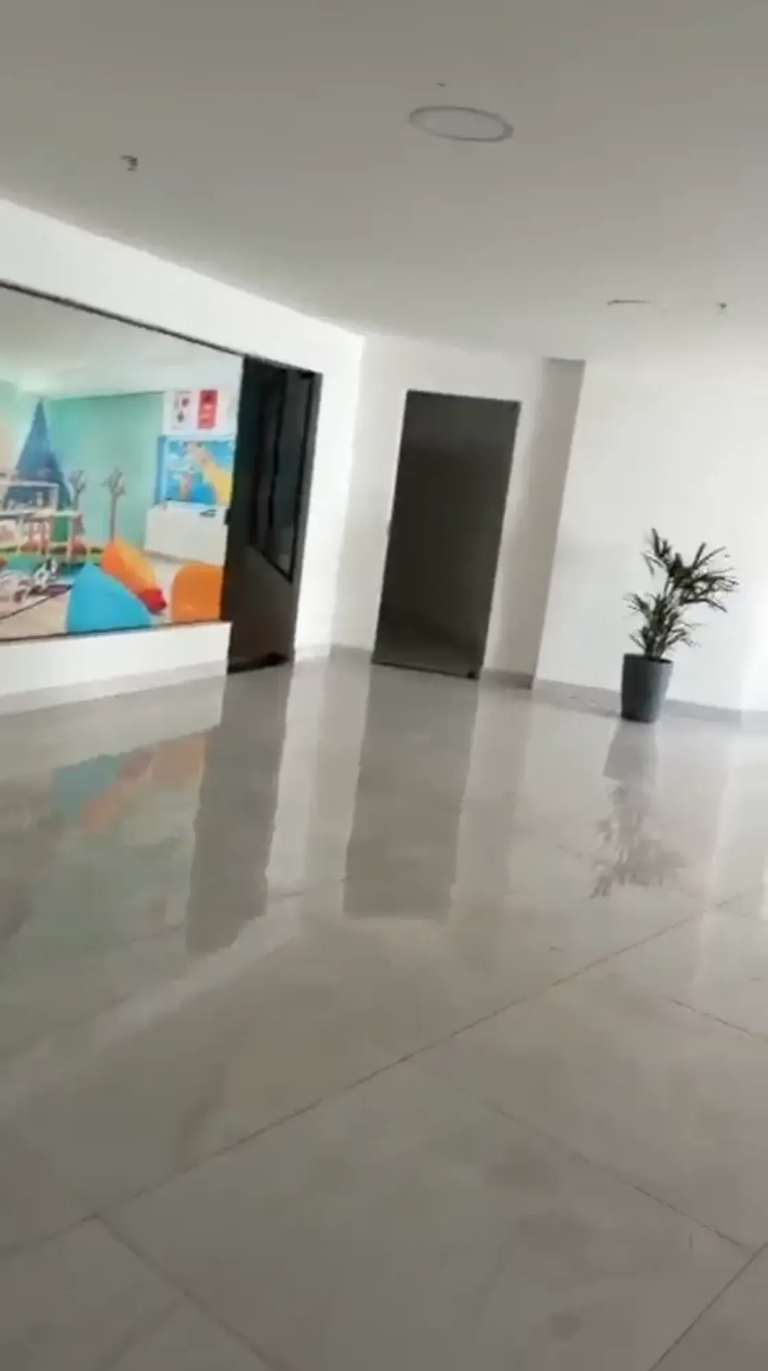 Imagem Apartamento com 2 Quartos para Alugar, 57 m² em  - 
