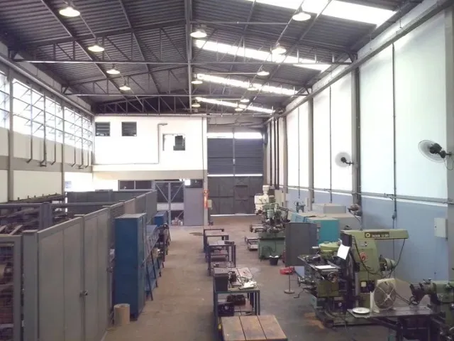 Imagem Imóvel Industrial com 2 Galpões