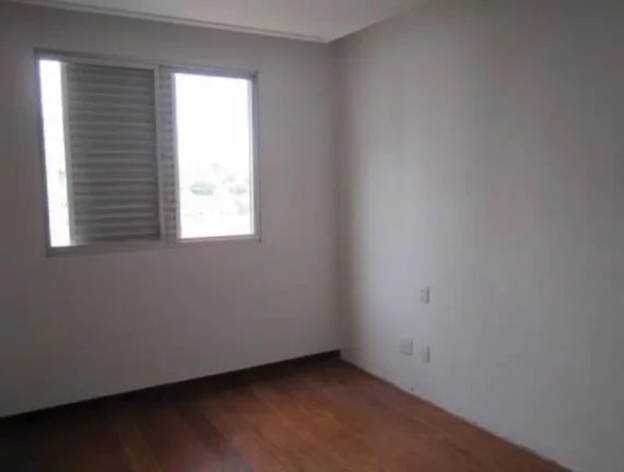 Imagem O  apartamento  encontra-se  em  muito  bom  estado,  com  boa iluminação  e ventilação; tendo  vista  definitiva  e  privilegiada.