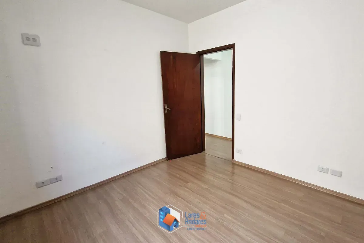 Imagem Sobrado para venda em Vila Baruel com 6 quartos, sendo 2 suítes, 240m²