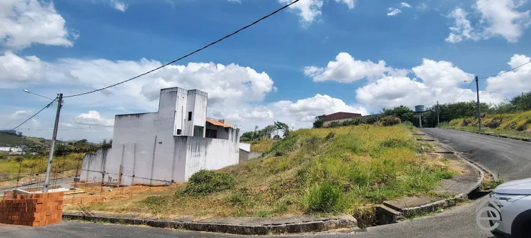 Imagem Lote à venda, Viçosa, com área lazer e piscina, próximo a Mar Vermelho