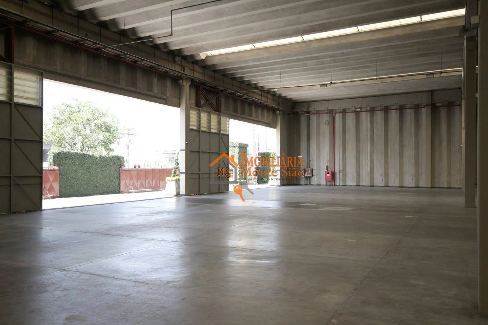 Imagem Galpão para alugar, 2305 m² por R$ 129.092,00/mês - Parque Novo Mundo - São Paulo/SP