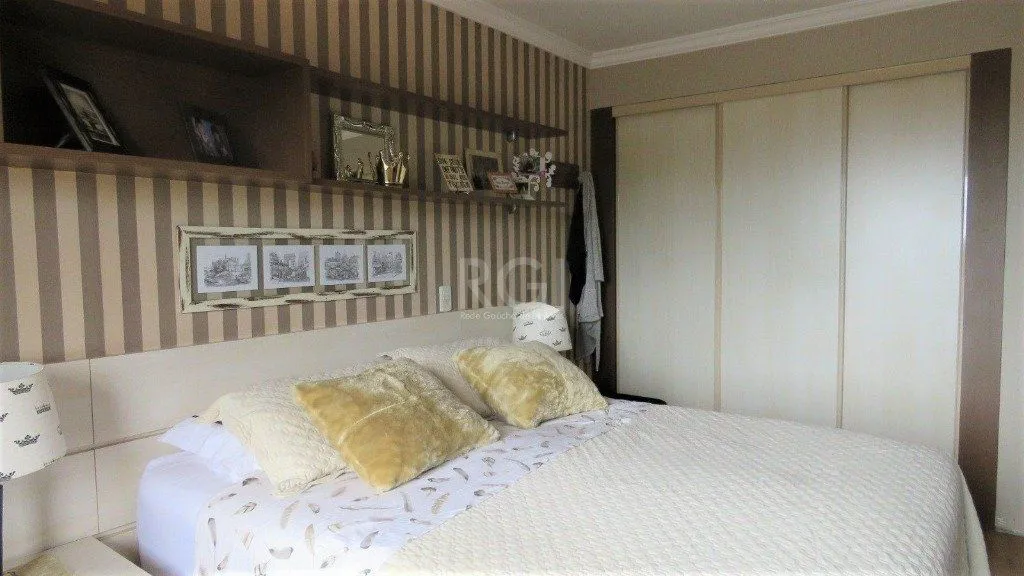 Imagem Casa Condominio para Venda - 404.59m², 3 dormitórios, sendo 1 suites, 2 vagas - Cristal