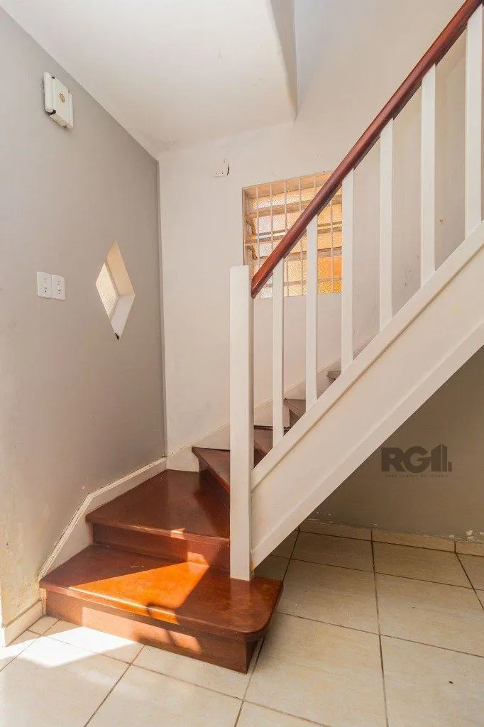 Imagem Casa com 99,73m², 2 dormitórios, 2 vagas no bairro Floresta