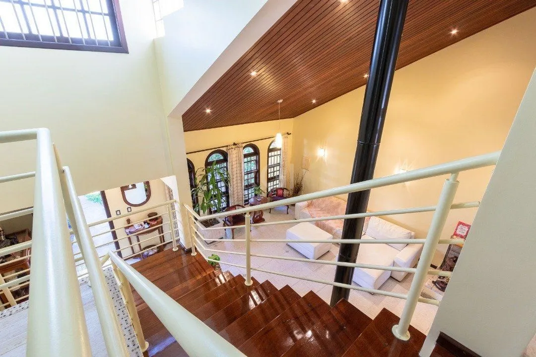 Imagem Casa para Venda - 308.25m², 3 dormitórios, sendo 1 suites, 5 vagas - Cristal