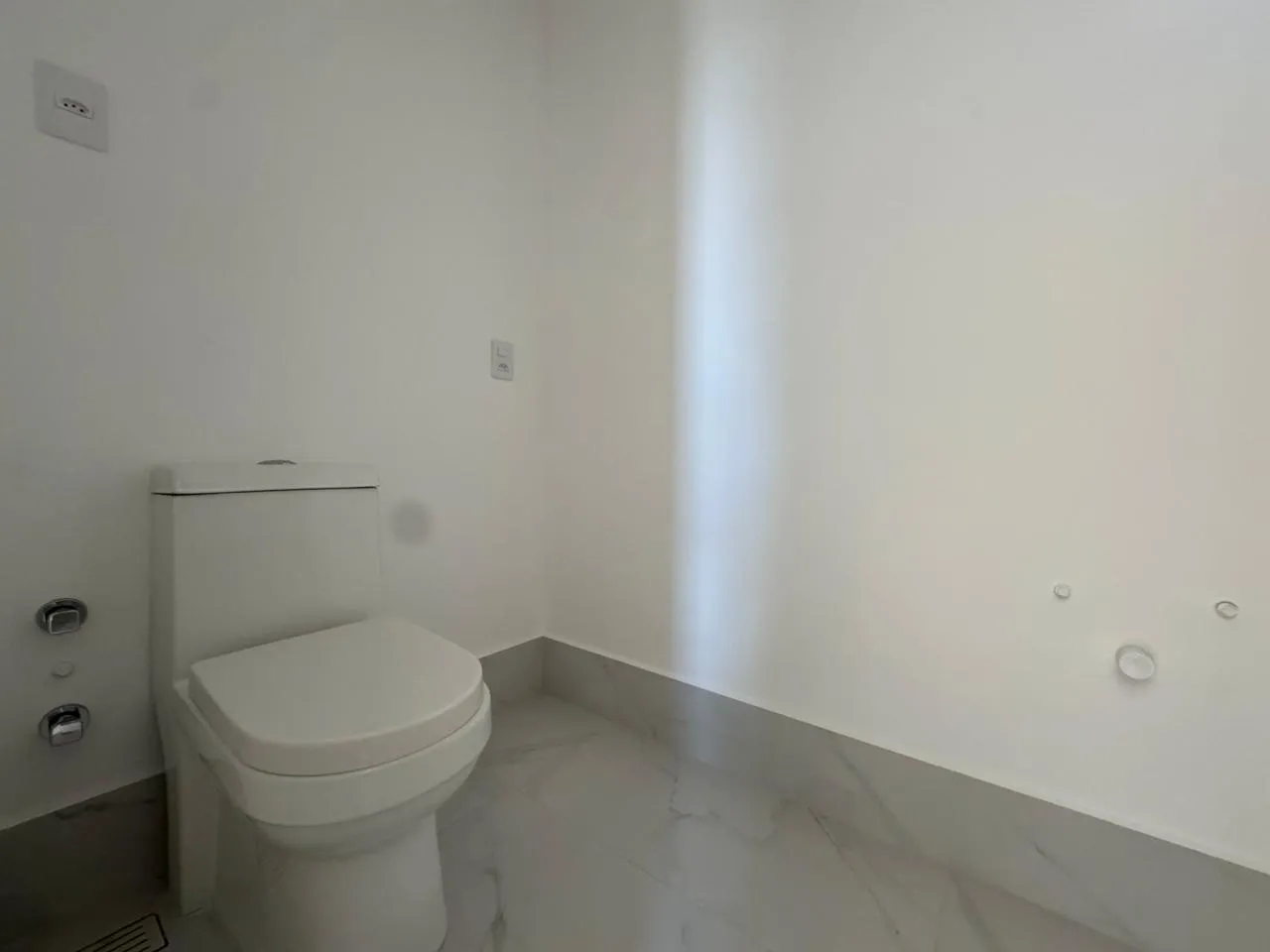 Imagem Apartamento com vista para o mar à venda com 210m2 por R$ 4.200.000,00