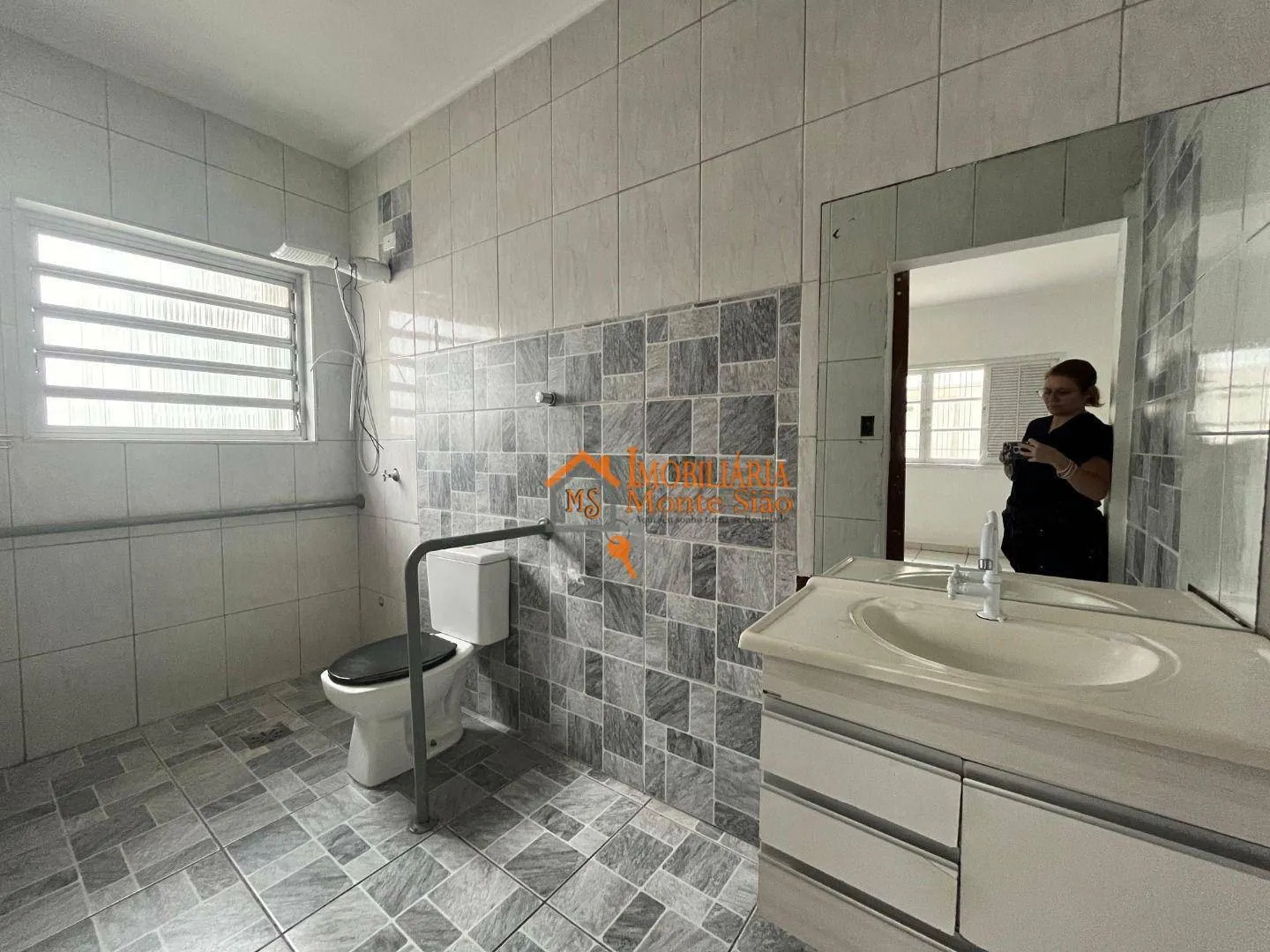 Imagem Casa com 5 dormitórios à venda, 180 m² por R$ 1.000.000,00 - Vila Rosália - Guarulhos/SP