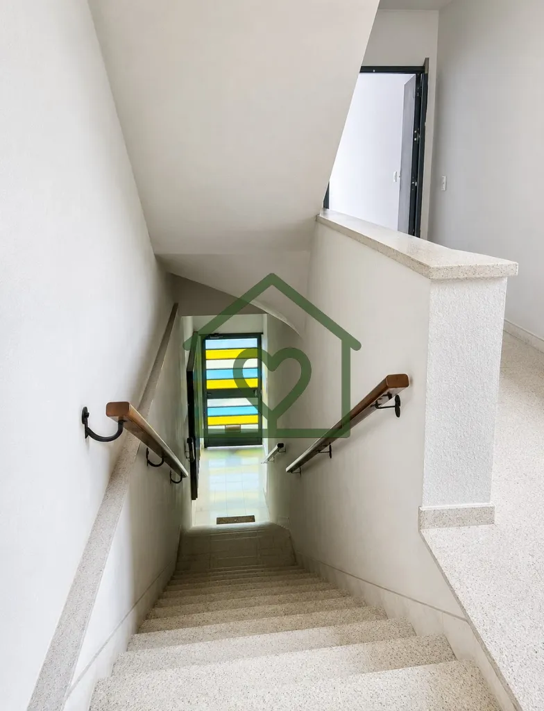 Imagem **Apartamento 1 dormitório à venda ou locação no Passo da Areia - Porto Alegre** 
 
Excelente op...
