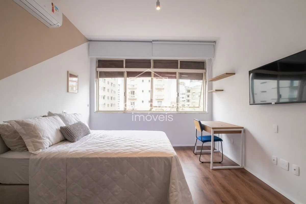 Imagem Apartamento Mobiliado e totalmente Reformado! 145 m2 úteis 5dts e 3 suítes, cozinha aberta para sala - Está a duas quadras da Av. Paulista.