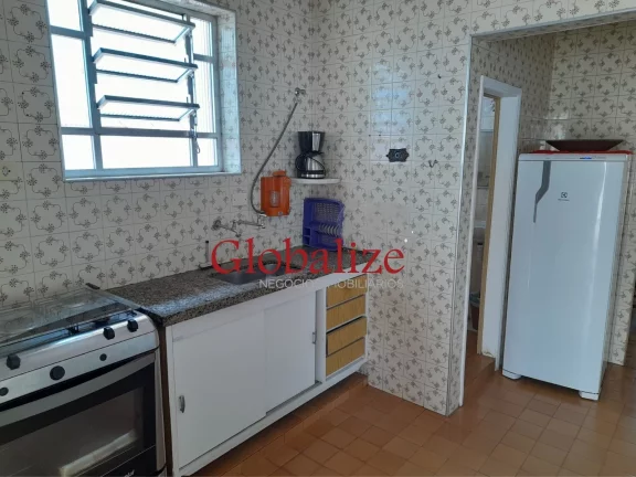 Imagem Casa térrea bem grande em Santos na Ponta da Praia com 3 dormitórios e edícula nos fundos à venda por R$ 980.000,00
