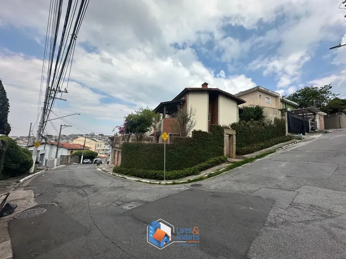 Imagem Sobrado para venda em Jardim Peri com 3 quartos, sendo 1 suíte, 300m²