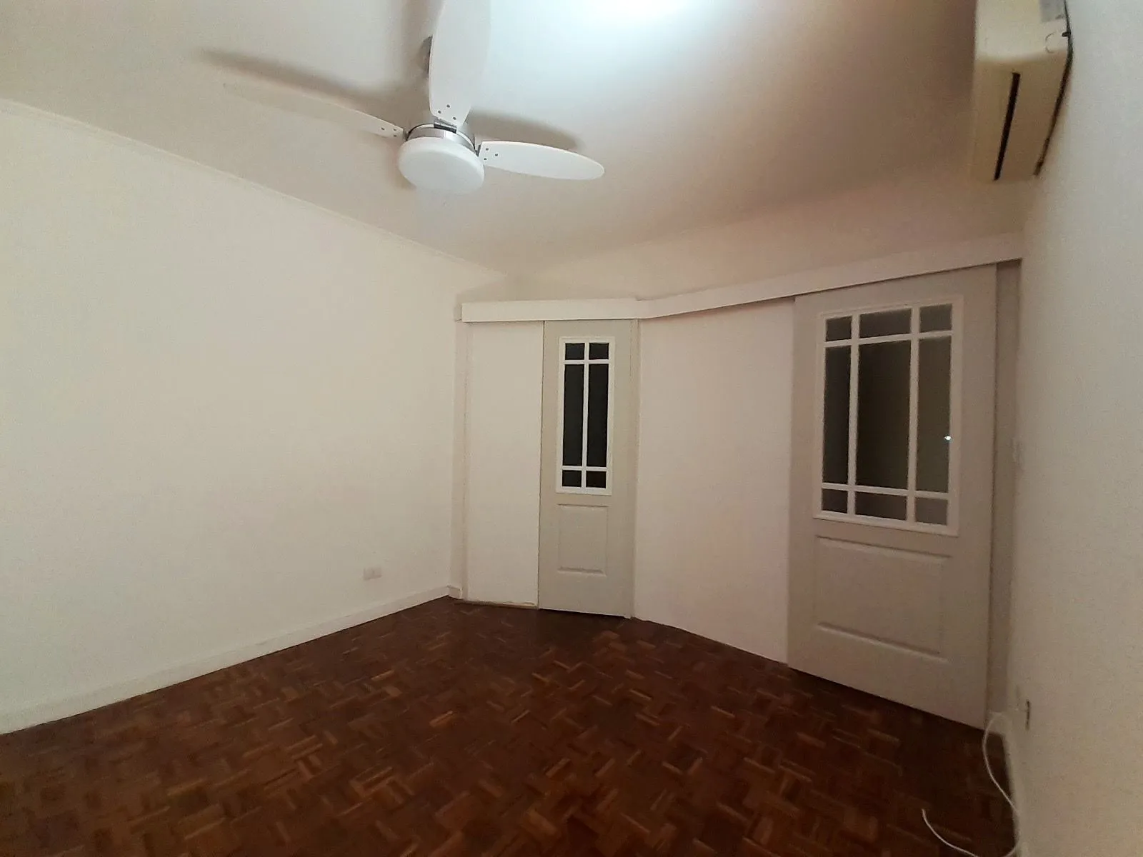 Imagem Apartamento de dois quartos no bairro Menino Deus em Porto Alegre